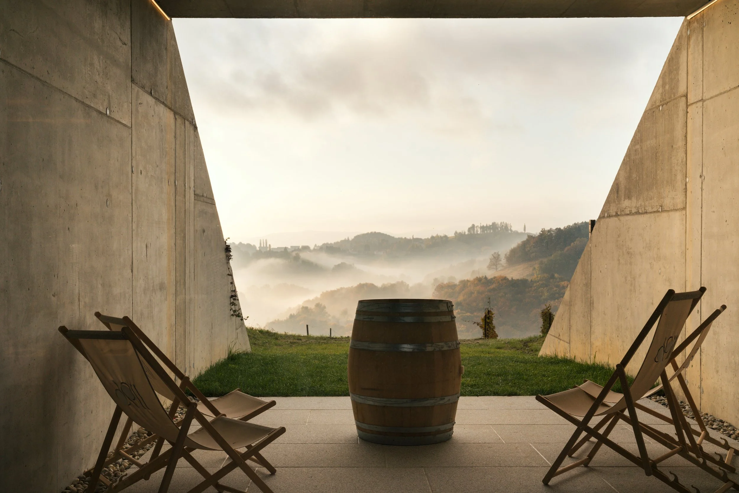 Blick aus der Domaine in die südsteirischen Weinberge